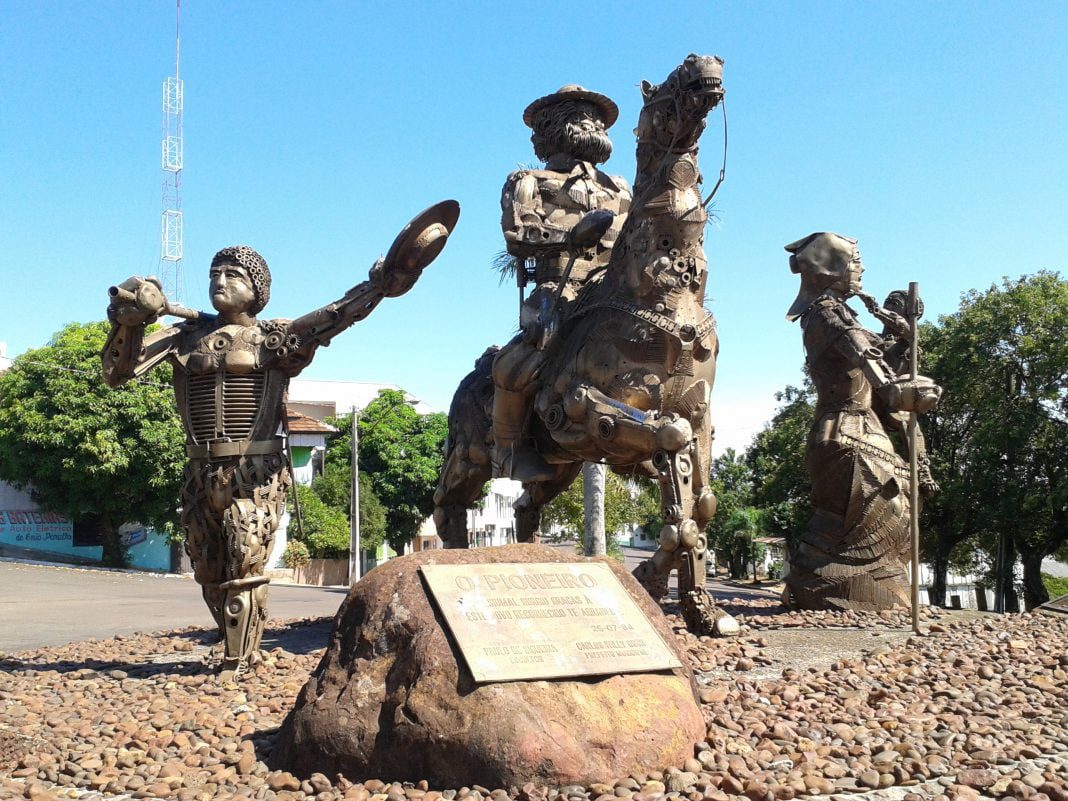 Monumento_O_Pioneiro_em_Crissiumal3